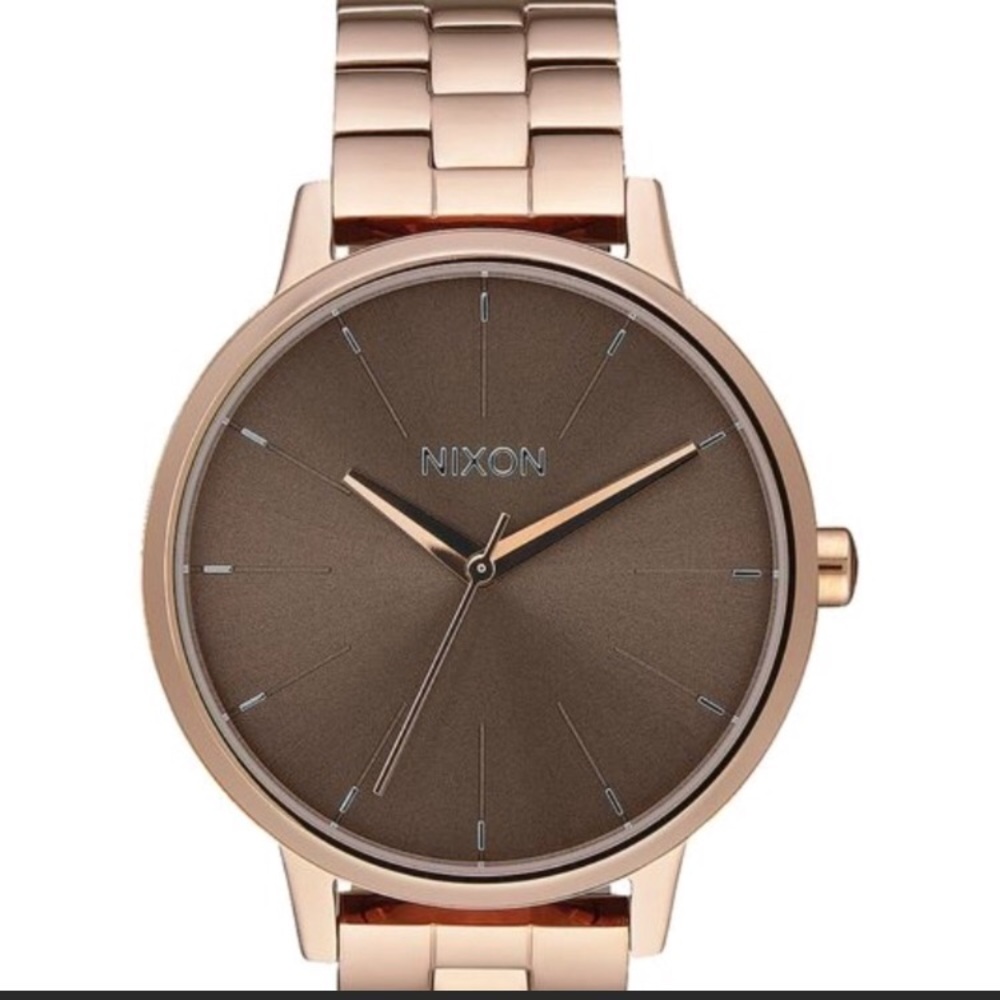 Never worn Nixon Kensington watch